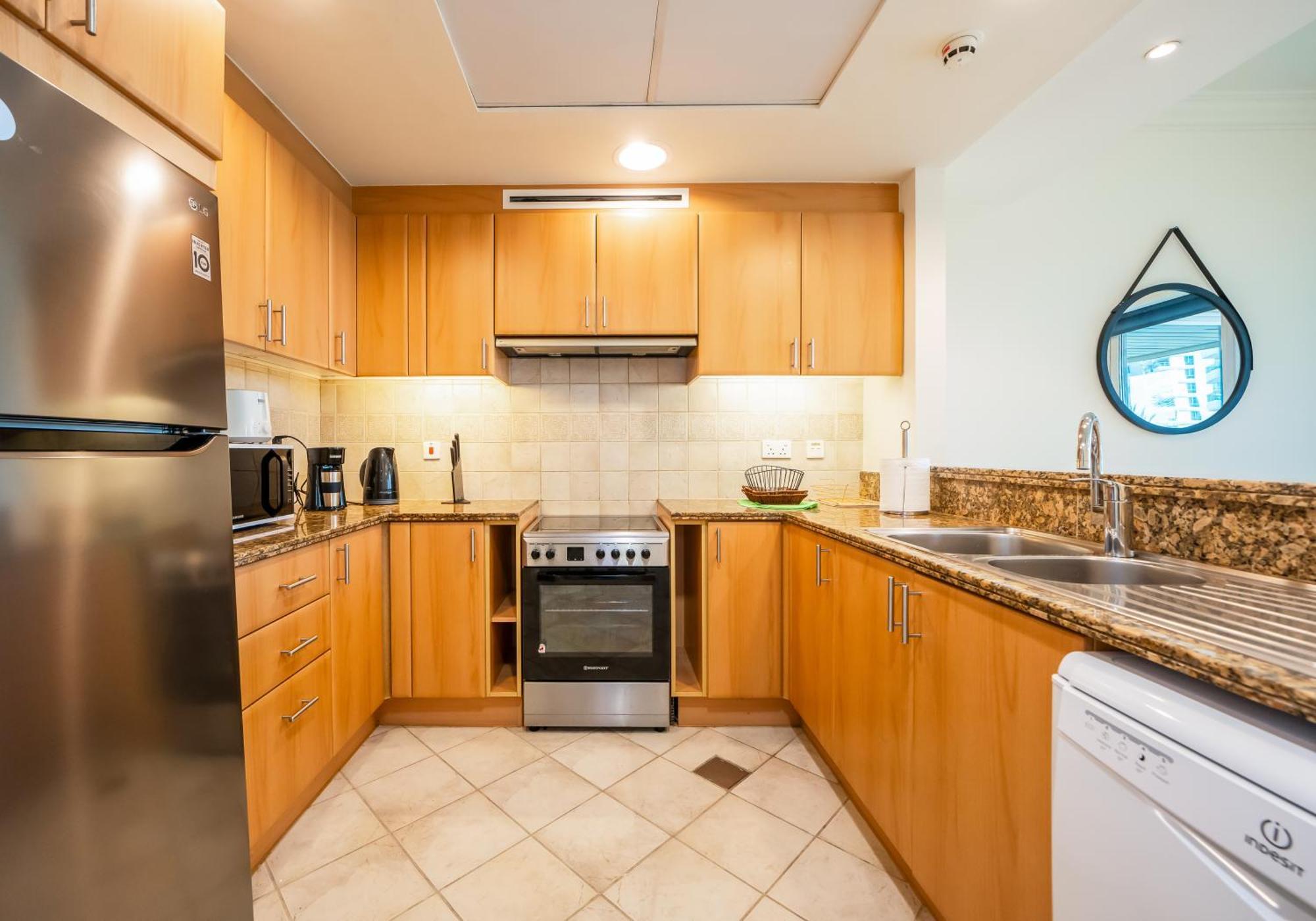 Quickstay Homes -2br At Al Mesk Tower Marina Дубай